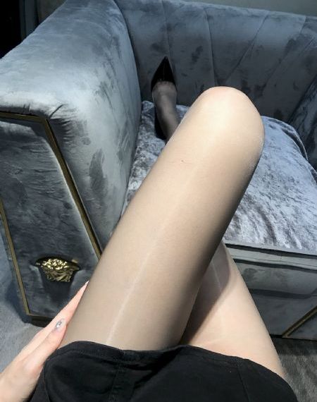 《他在逆光中告白》电视剧免费