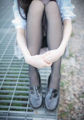 年轻的女老师
