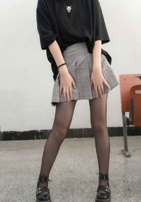年轻的女教师2完整版