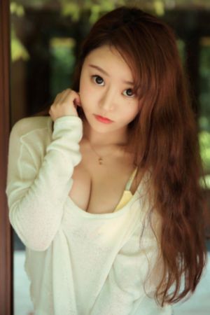 年轻漂亮的母亲